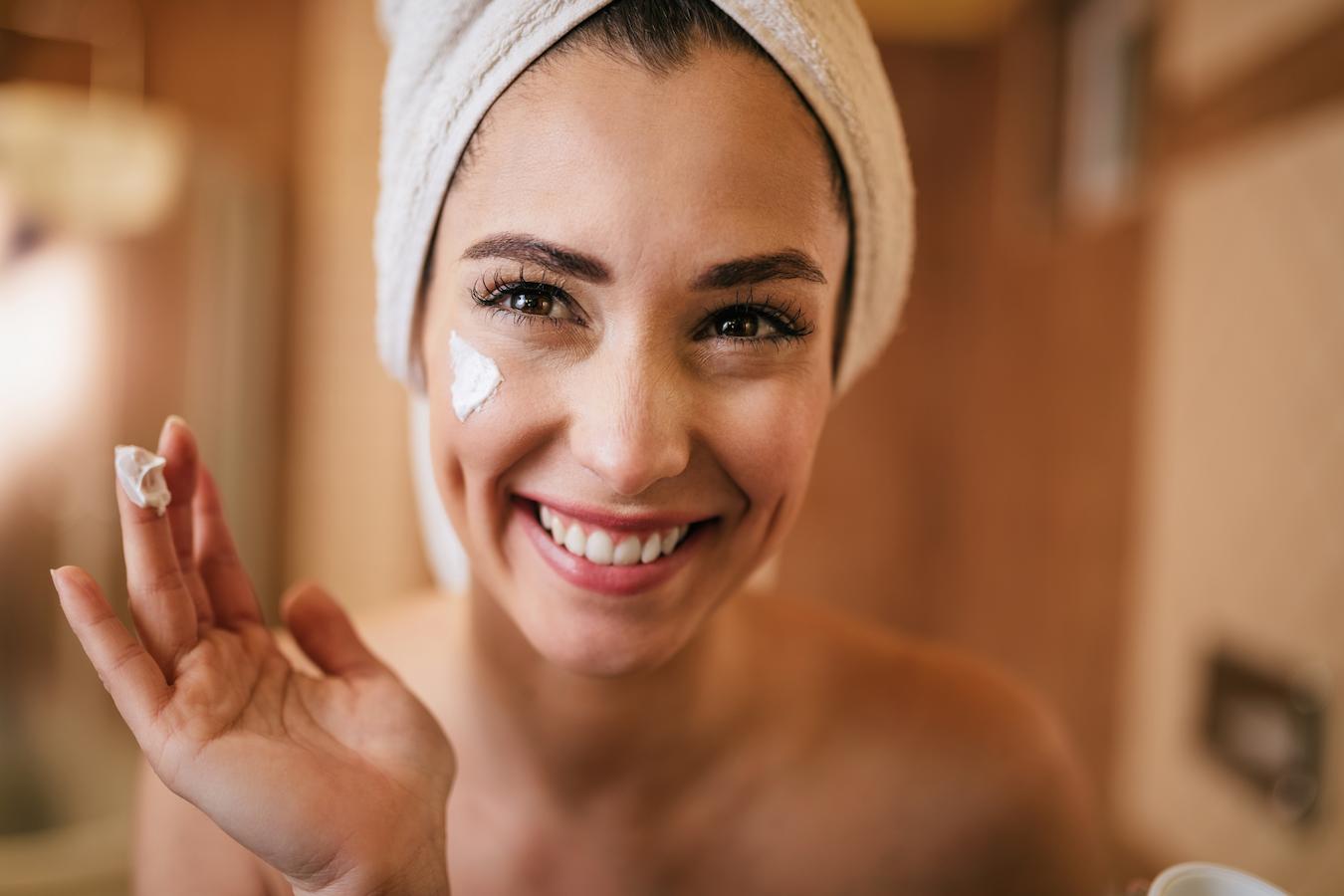 How To Apply Eye Cream Correctly JUARA Skincare