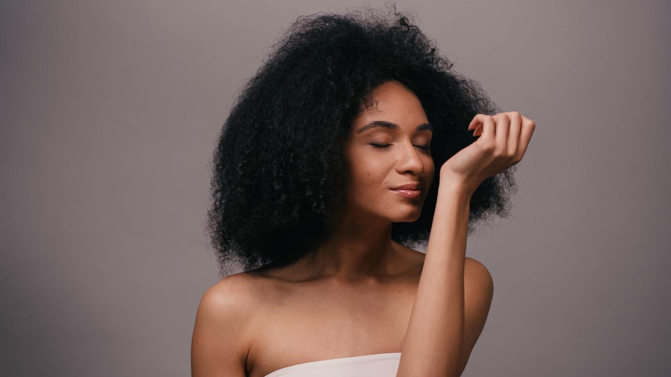 3 Key Ways To Make Your Perfume Oil Last JUARA Skincare