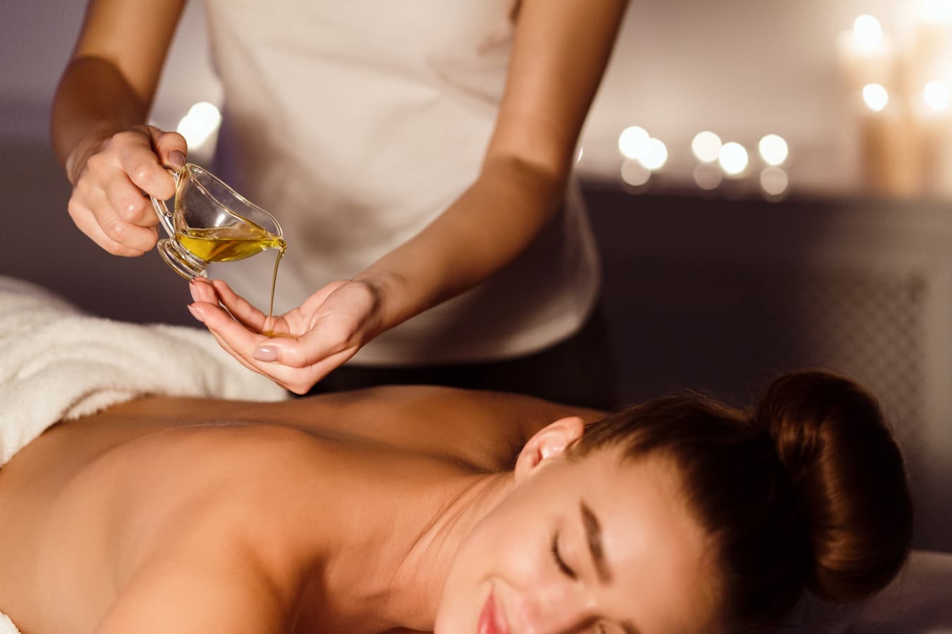 Does Oil Moisturize Skin